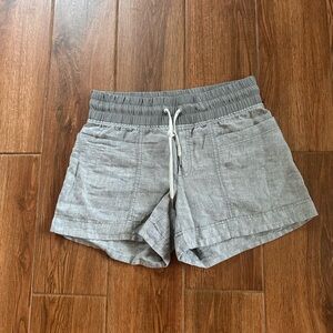 Athleta Women’s Shorts Gray Drawstring Pockets Elastic Waist Size 0